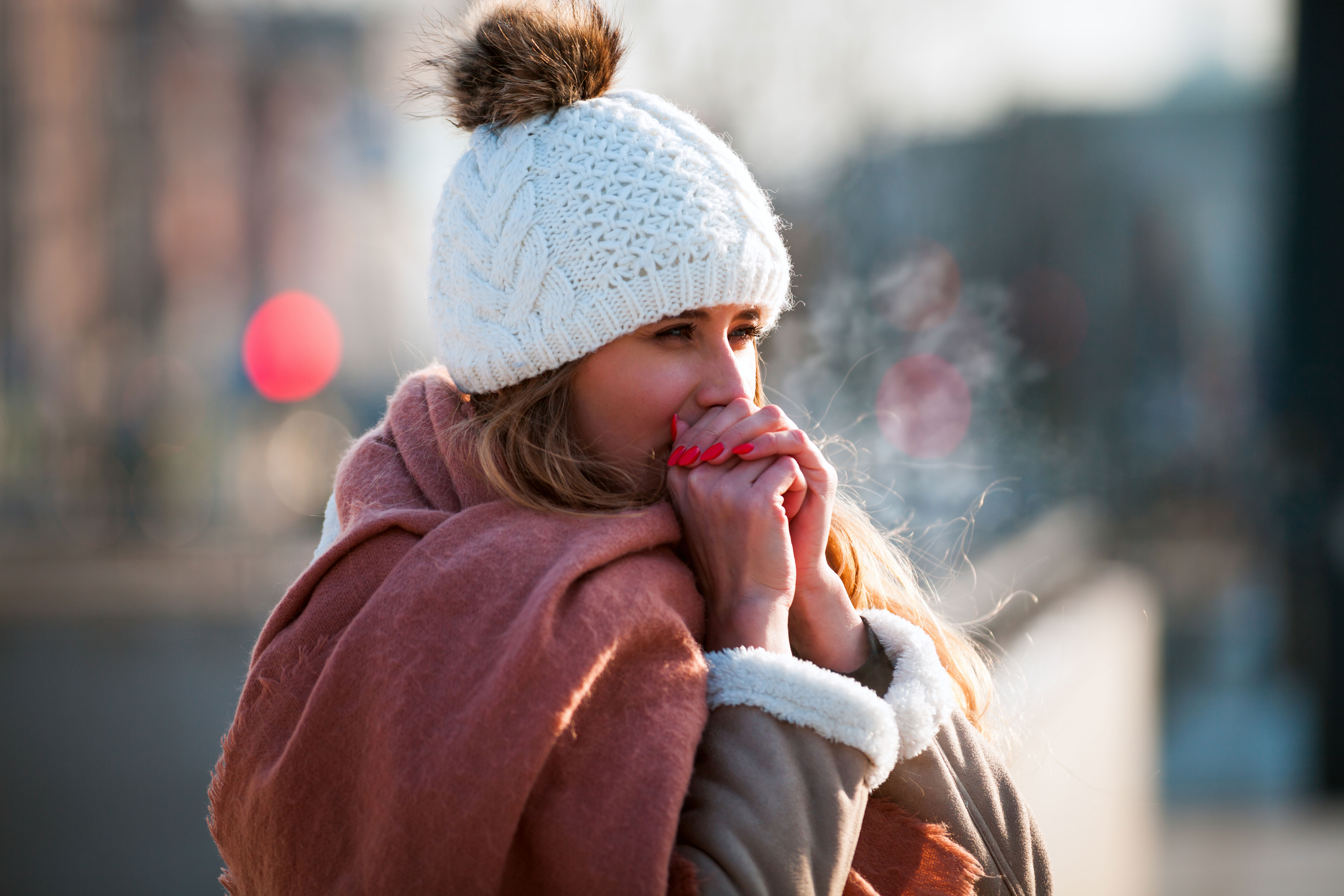 Mal de dos en hiver : le froid et l'humidité jouent-ils un rôle ?